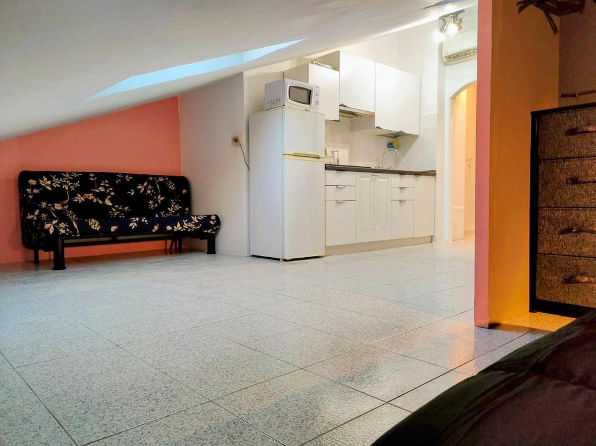 Guasco's Monolocale Con Ampio Terrazzo * Padova